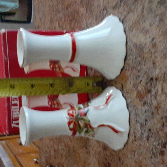 Beautiful vintage Christmas Jubilee candleholder set. - Picture 4 of 6